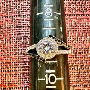 Fragrant Jewels Silver Ring with Black and Clear Crystals